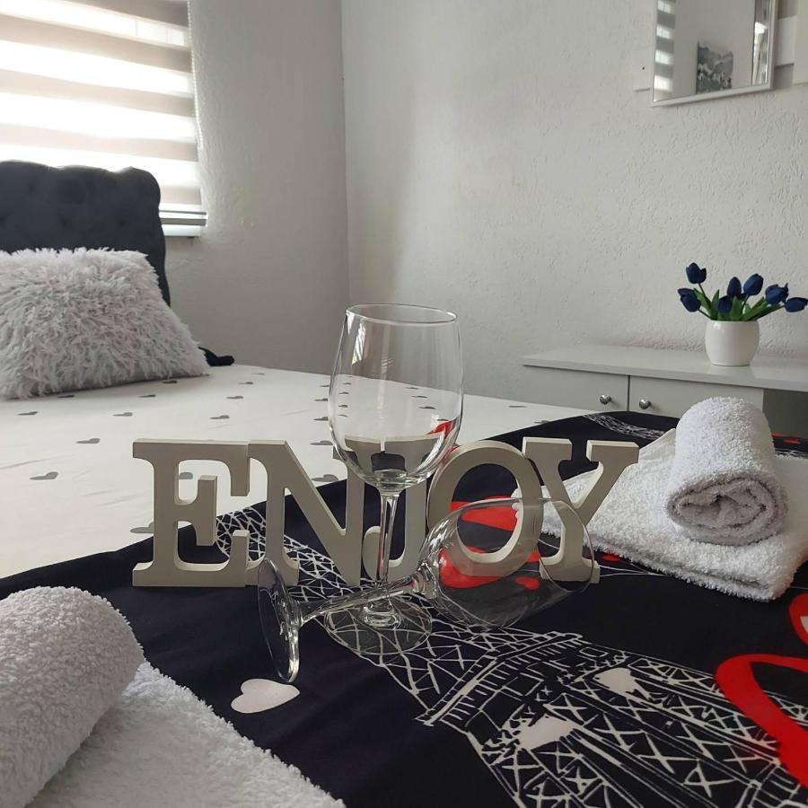 Apartman U Centru Sid ภายนอก รูปภาพ