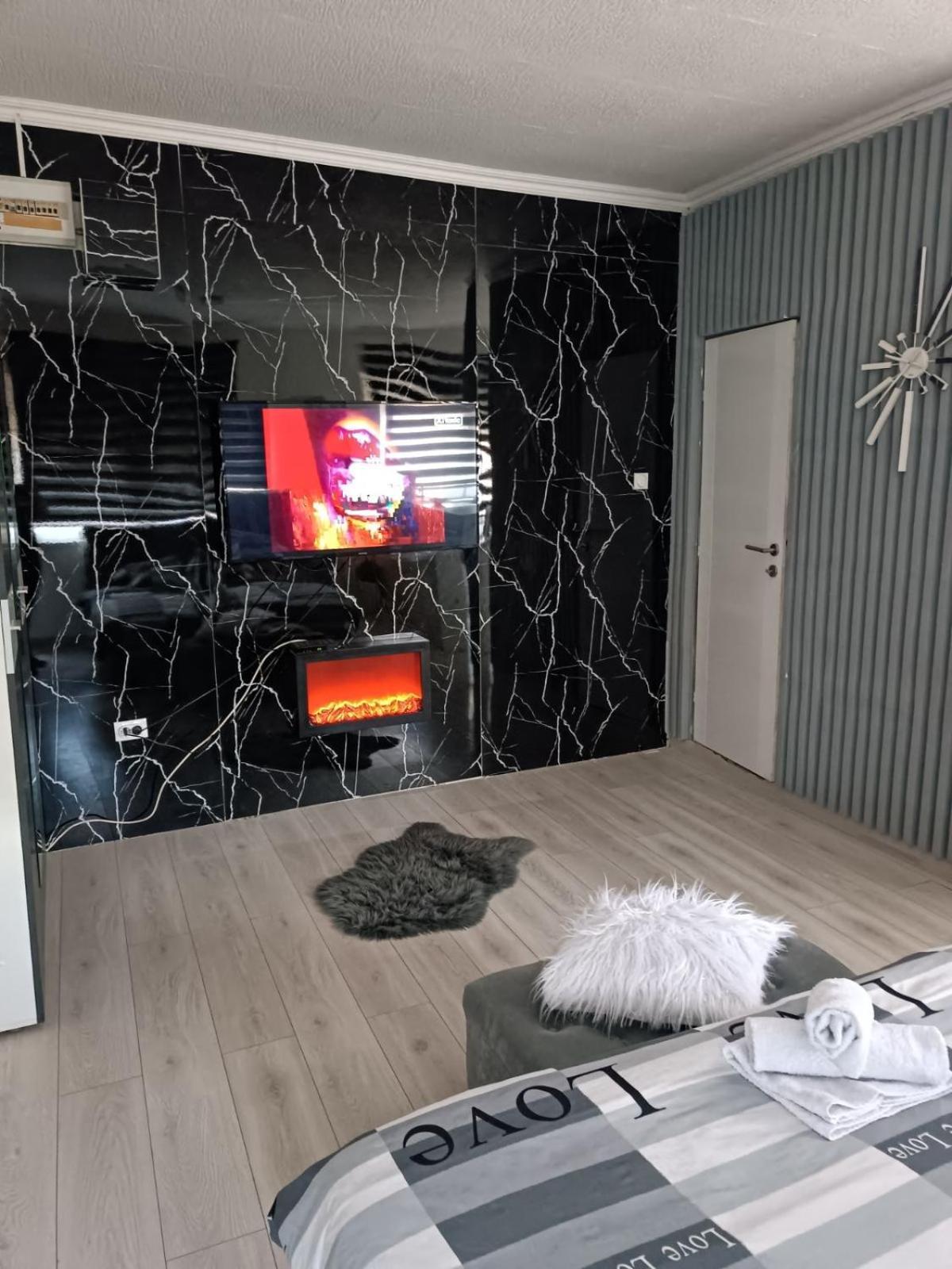 Apartman U Centru Sid ภายนอก รูปภาพ