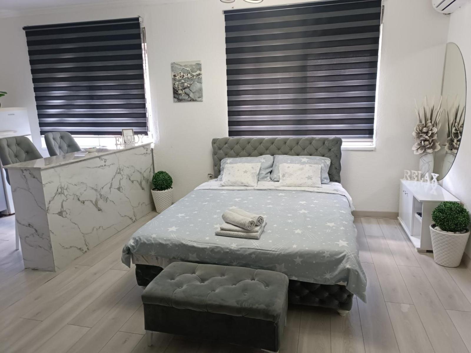 Apartman U Centru Sid ภายนอก รูปภาพ