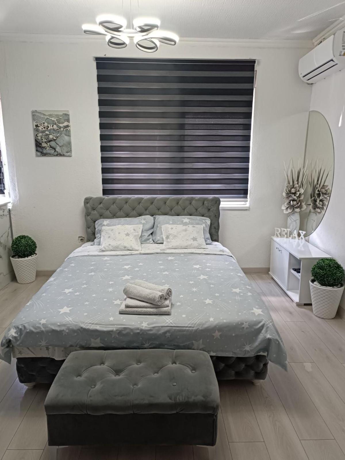 Apartman U Centru Sid ภายนอก รูปภาพ